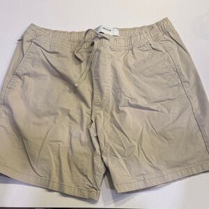 Men’s Hollister Khaki Relaxed Shorts